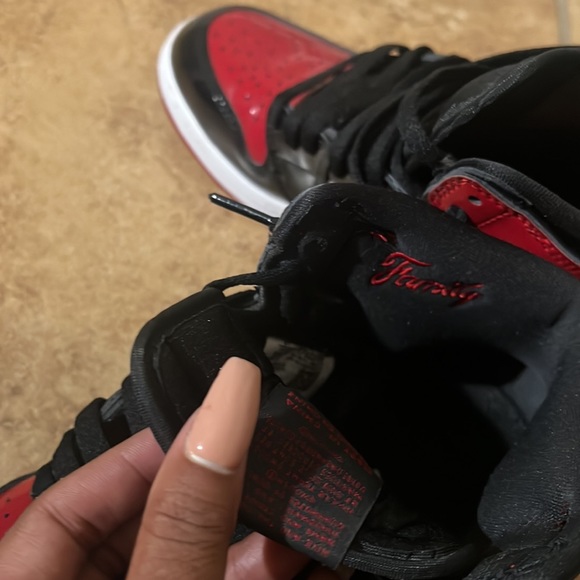 Jordan breds patent leather size 6 in boys great condition - Picture 4 of 4